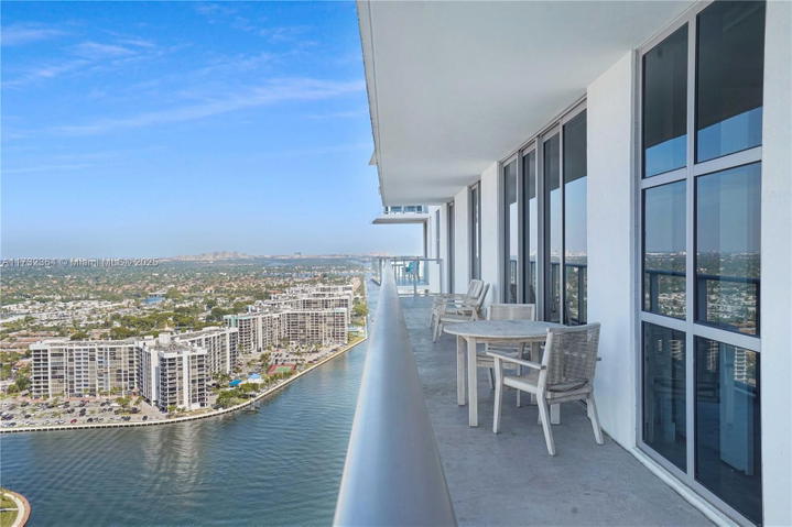 Real estate property located at 4010 Ocean Dr R2604, Broward, 4010 South Ocean Condo, Hollywood, FL
