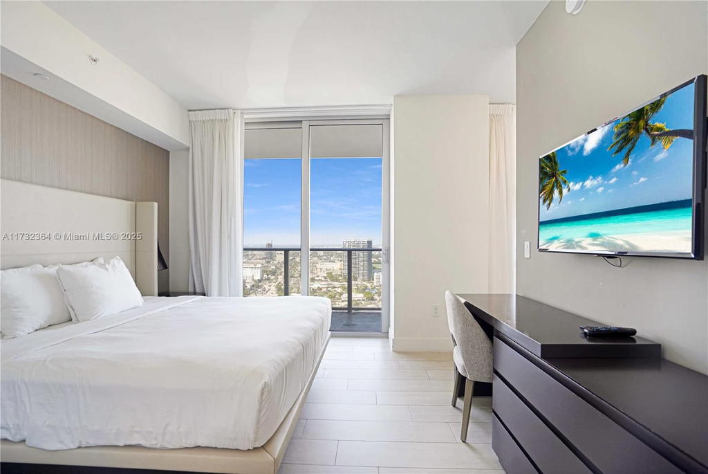 Real estate property located at 4010 Ocean Dr R2604, Broward, 4010 South Ocean Condo, Hollywood, FL