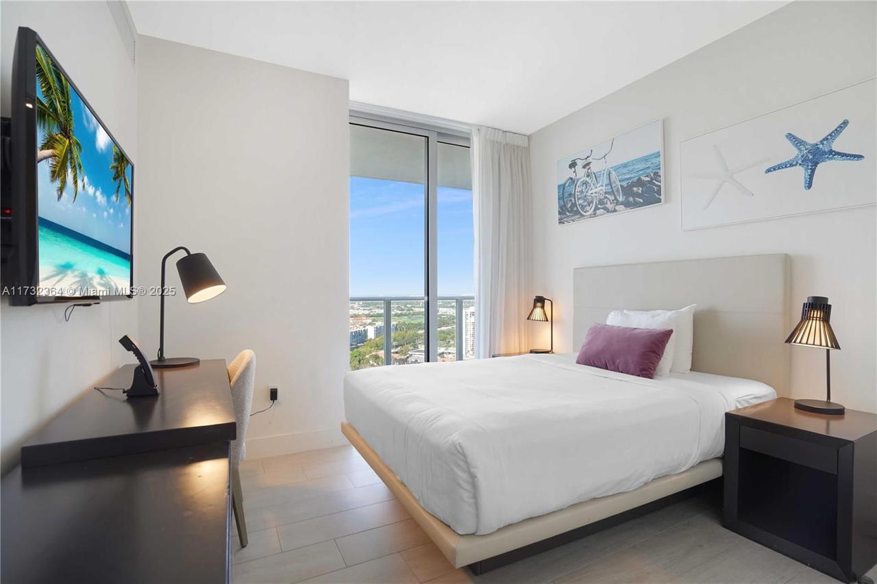 Real estate property located at 4010 Ocean Dr R2604, Broward, 4010 South Ocean Condo, Hollywood, FL