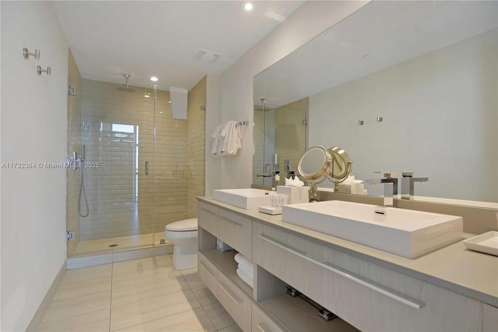 Real estate property located at 4010 Ocean Dr R2604, Broward, 4010 South Ocean Condo, Hollywood, FL