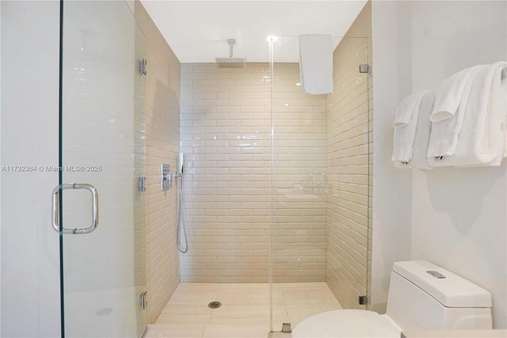 Real estate property located at 4010 Ocean Dr R2604, Broward, 4010 South Ocean Condo, Hollywood, FL
