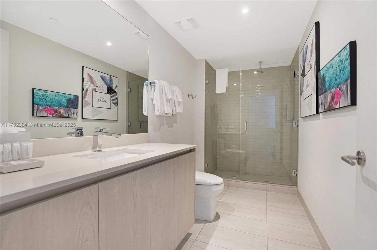 Real estate property located at 4010 Ocean Dr R2604, Broward, 4010 South Ocean Condo, Hollywood, FL