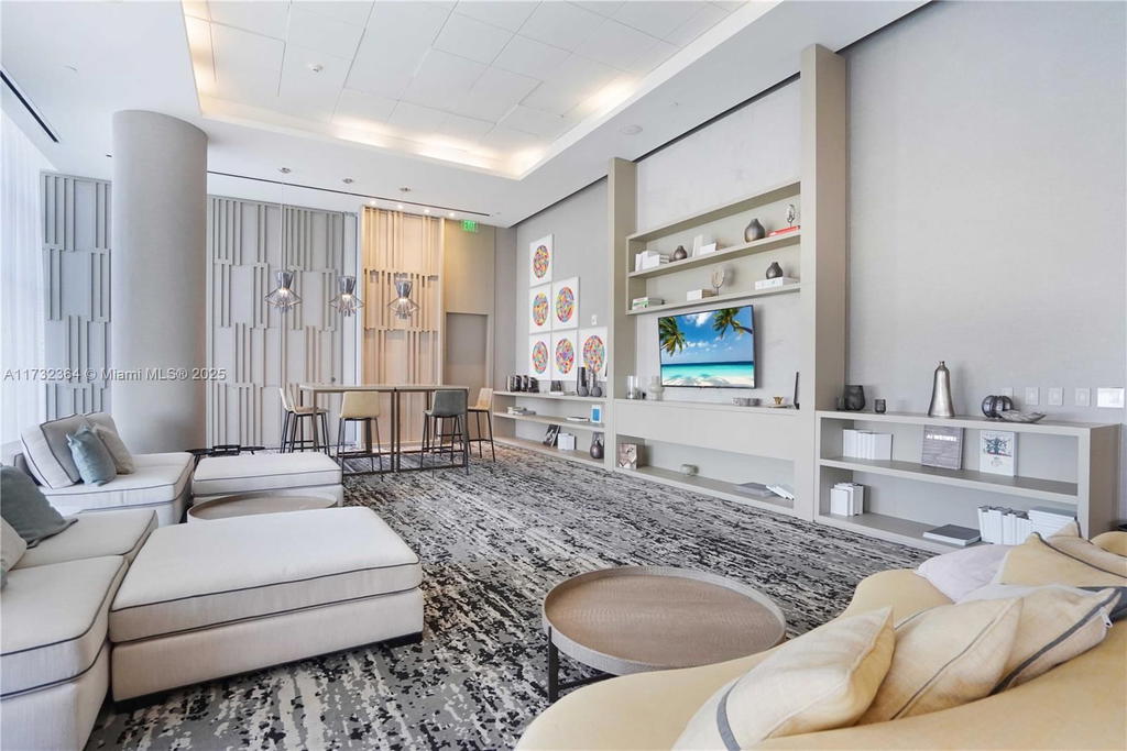 Real estate property located at 4010 Ocean Dr R2604, Broward, 4010 South Ocean Condo, Hollywood, FL