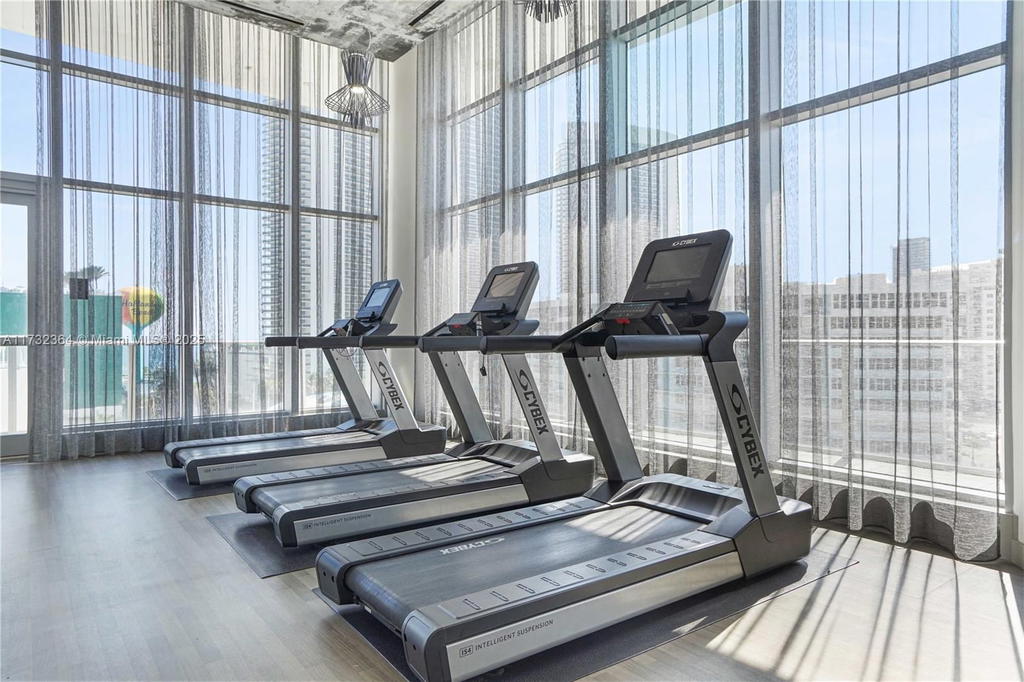 Real estate property located at 4010 Ocean Dr R2604, Broward, 4010 South Ocean Condo, Hollywood, FL