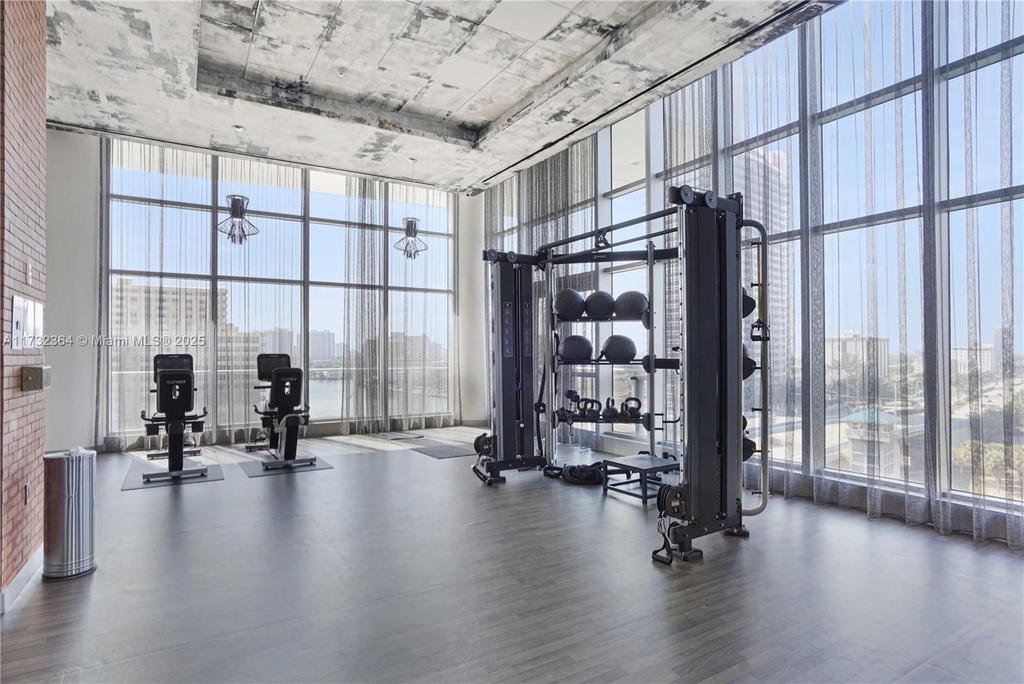 Real estate property located at 4010 Ocean Dr R2604, Broward, 4010 South Ocean Condo, Hollywood, FL