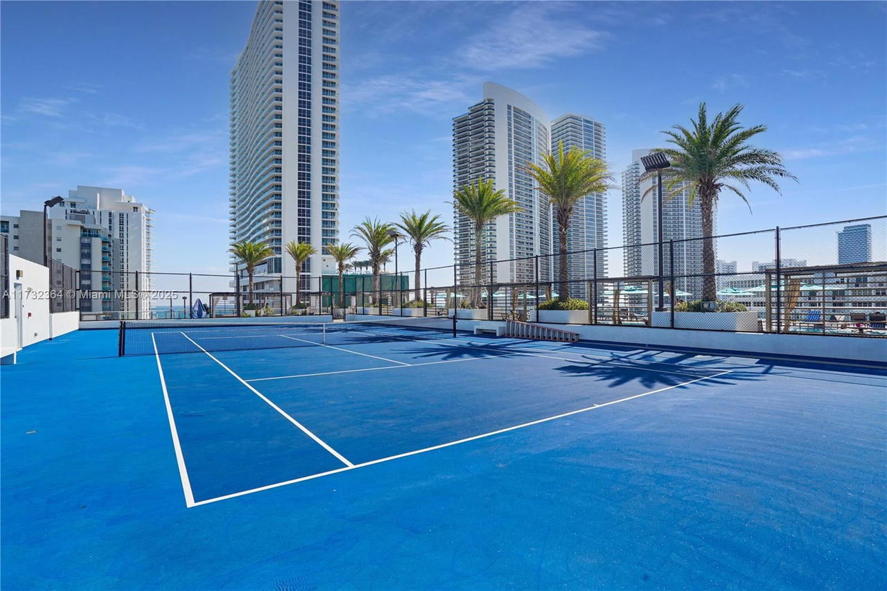 Real estate property located at 4010 Ocean Dr R2604, Broward, 4010 South Ocean Condo, Hollywood, FL