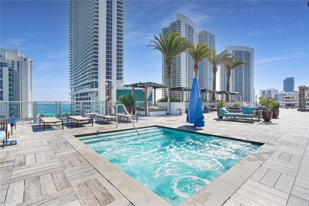 Real estate property located at 4010 Ocean Dr R2604, Broward, 4010 South Ocean Condo, Hollywood, FL