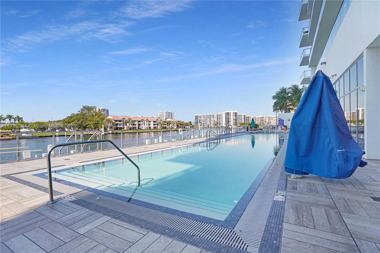 Real estate property located at 4010 Ocean Dr R2604, Broward, 4010 South Ocean Condo, Hollywood, FL