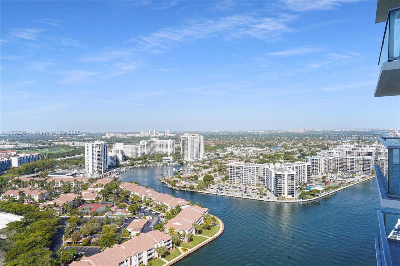 Real estate property located at 4010 Ocean Dr R2604, Broward, 4010 South Ocean Condo, Hollywood, FL
