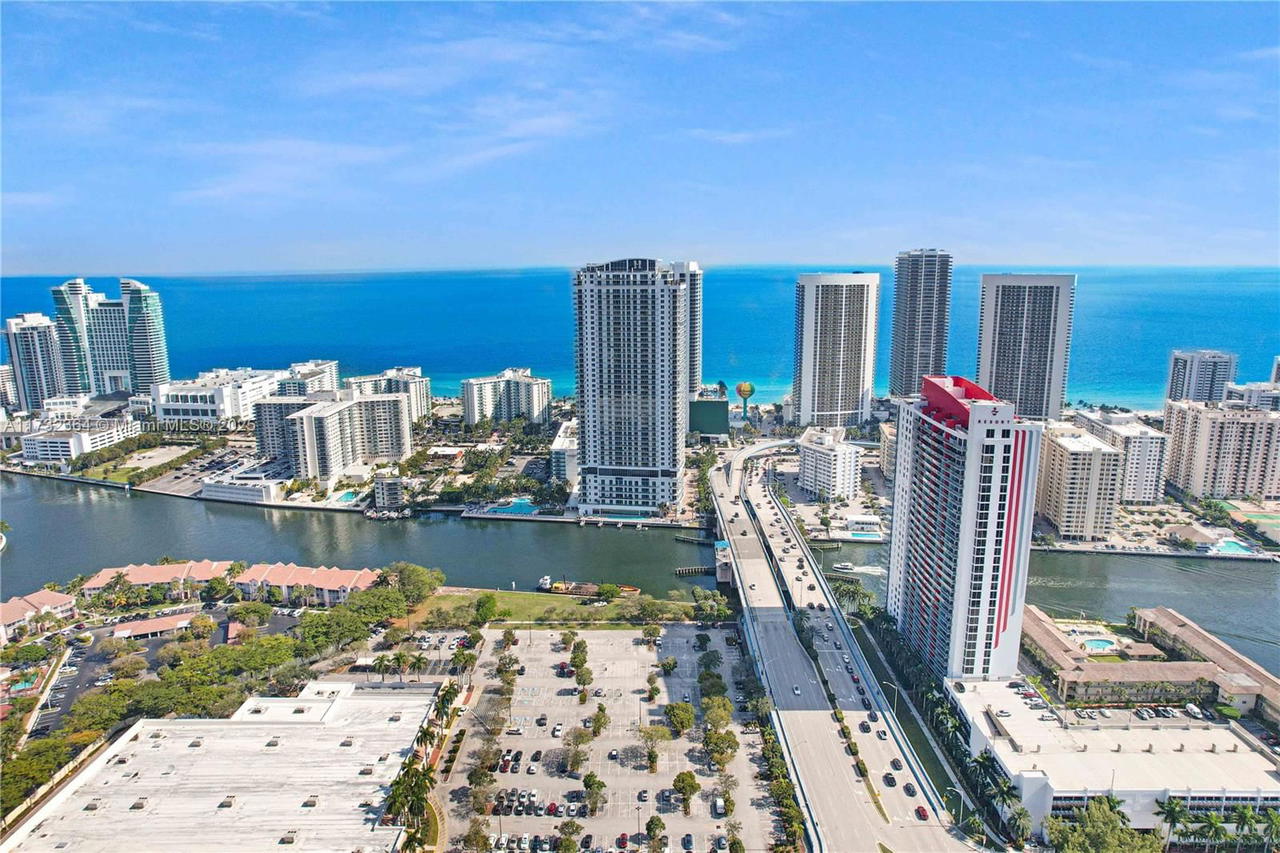 Real estate property located at 4010 Ocean Dr R2604, Broward, 4010 South Ocean Condo, Hollywood, FL