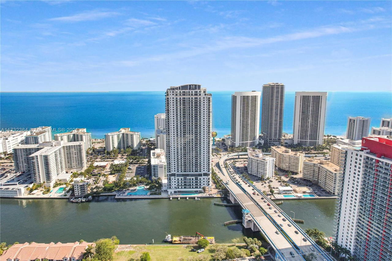 Real estate property located at 4010 Ocean Dr R2604, Broward, 4010 South Ocean Condo, Hollywood, FL