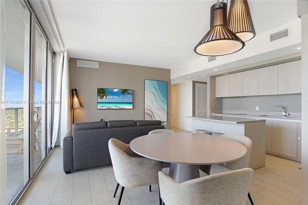 Real estate property located at 4010 Ocean Dr R2604, Broward, 4010 South Ocean Condo, Hollywood, FL