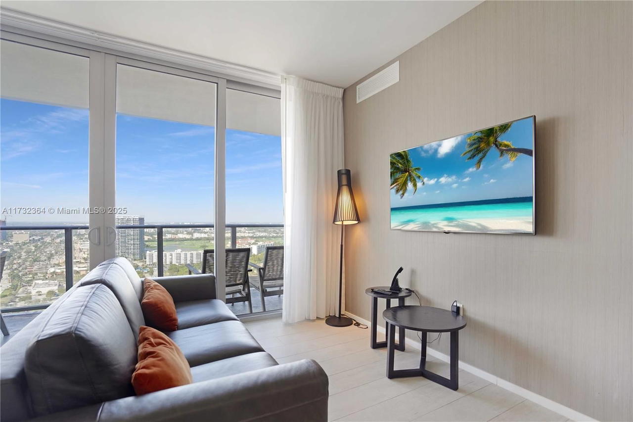 Real estate property located at 4010 Ocean Dr R2604, Broward, 4010 South Ocean Condo, Hollywood, FL