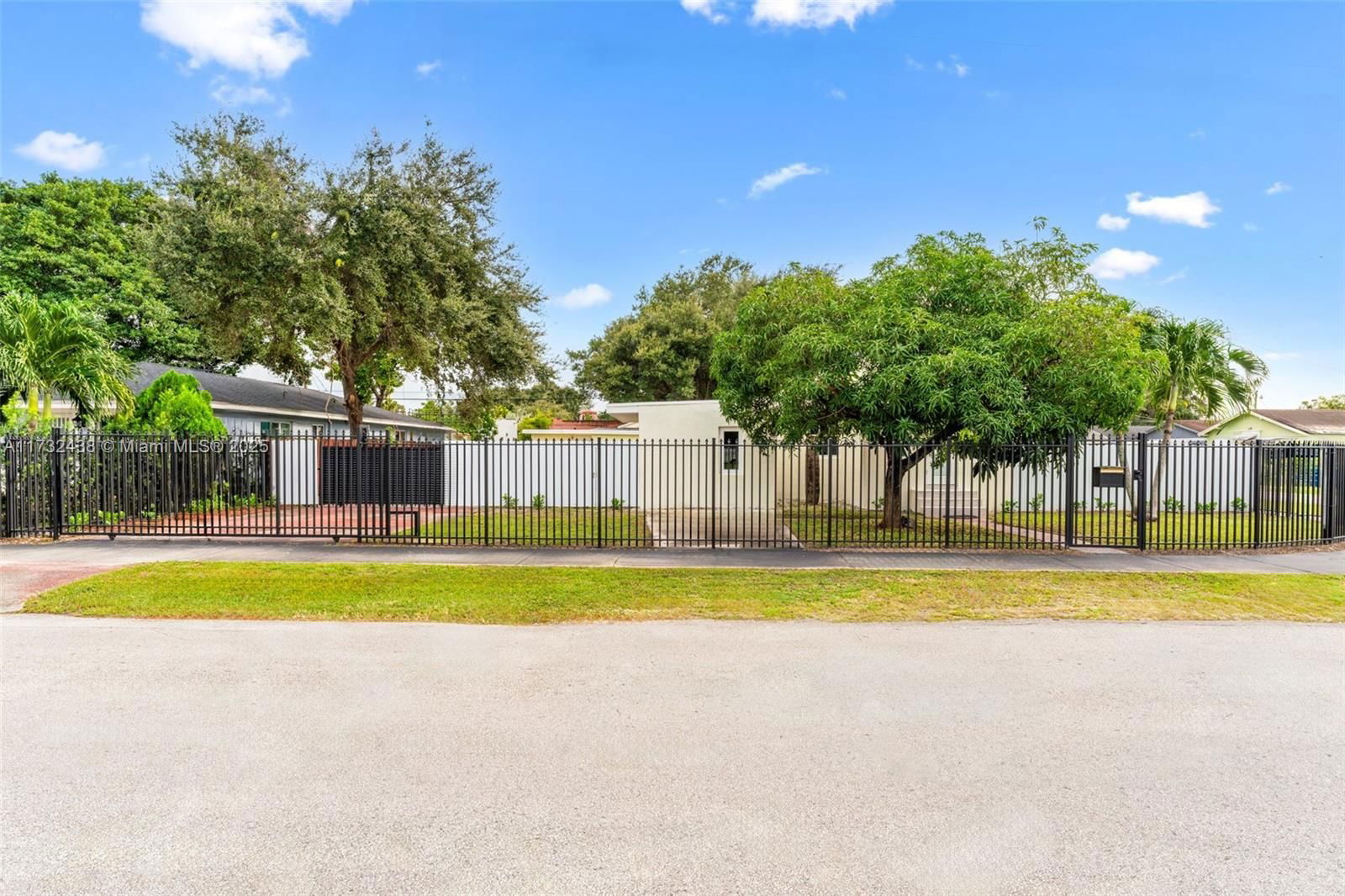 Real estate property located at 1994 47th Ter, Miami-dade, 17 Ave Manor, Miami, FL