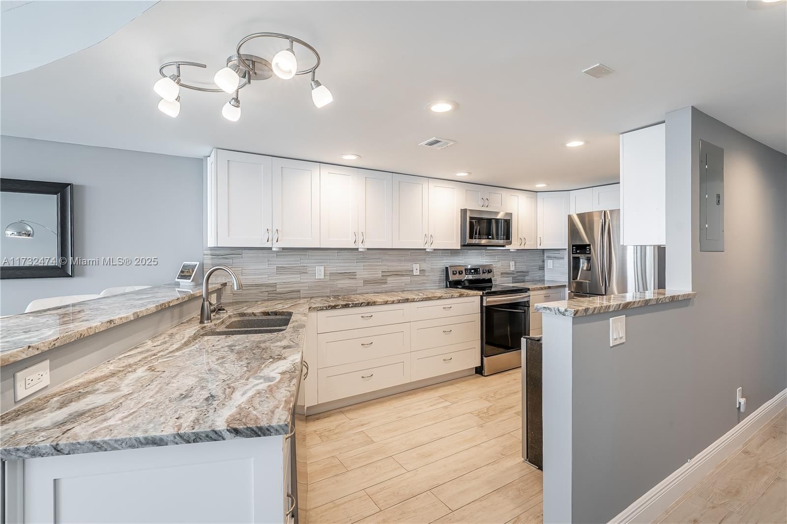 Real estate property located at 2301 Ocean Dr #2408, Broward, Catania Condo, Hollywood, FL