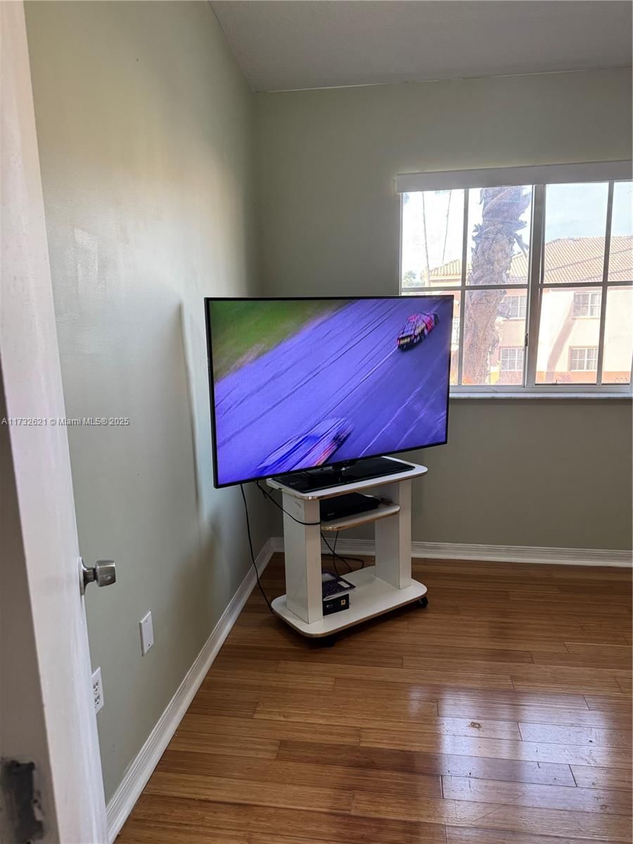Real estate property located at 1250 28th Ct #206, Miami-dade, Venetia Gardens Condo, Homestead, FL