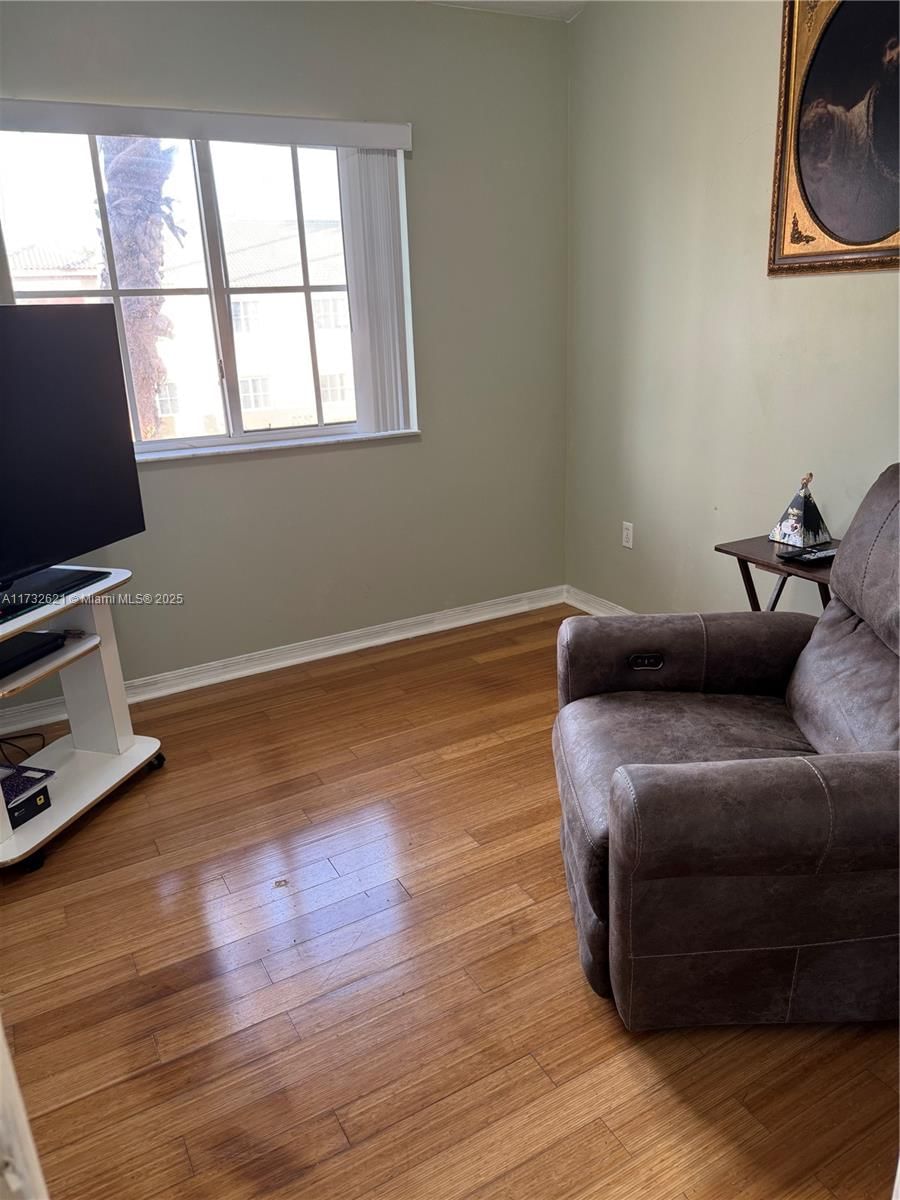 Real estate property located at 1250 28th Ct #206, Miami-dade, Venetia Gardens Condo, Homestead, FL