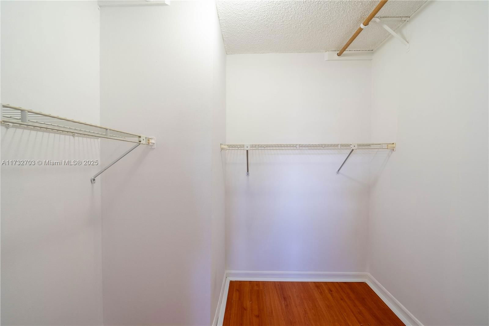 Real estate property located at 711 Hollybrook Dr #209, Broward, Hollybrook Golf And, Pembroke Pines, FL