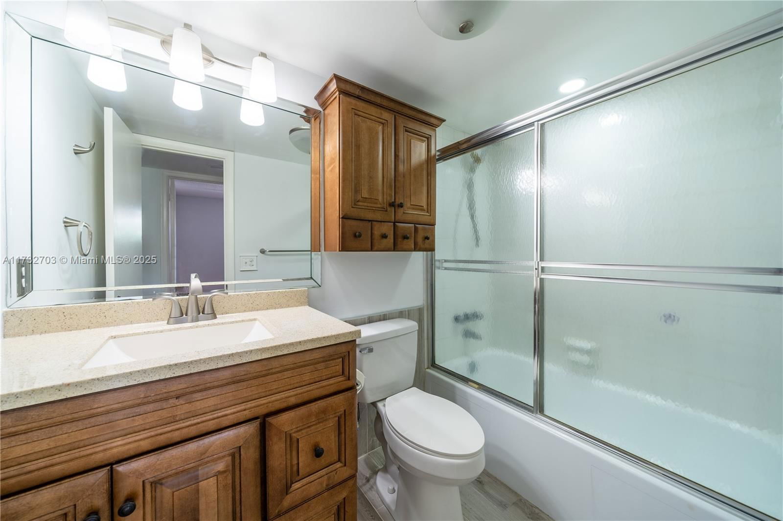 Real estate property located at 711 Hollybrook Dr #209, Broward, Hollybrook Golf And, Pembroke Pines, FL