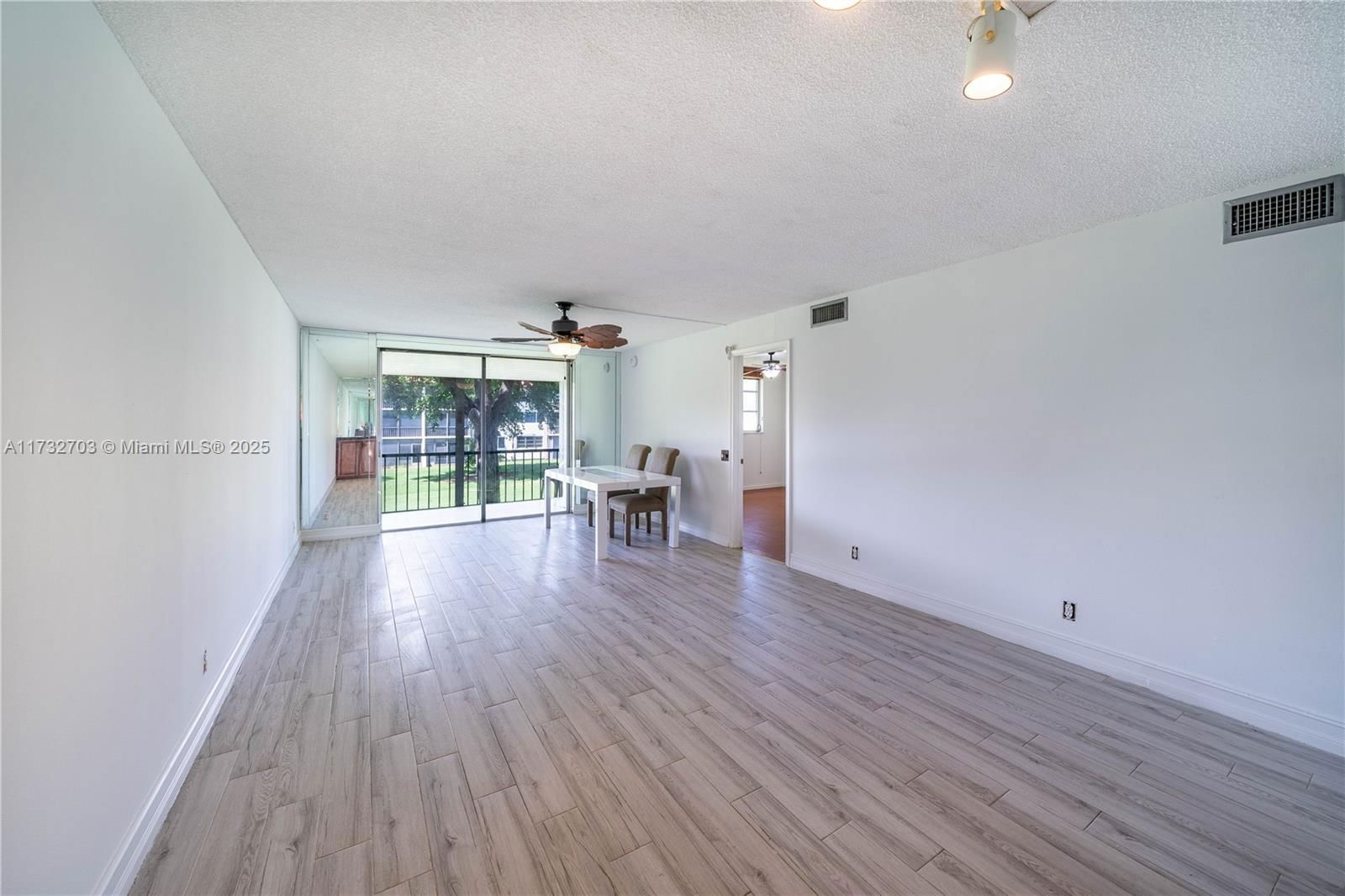 Real estate property located at 711 Hollybrook Dr #209, Broward, Hollybrook Golf And, Pembroke Pines, FL