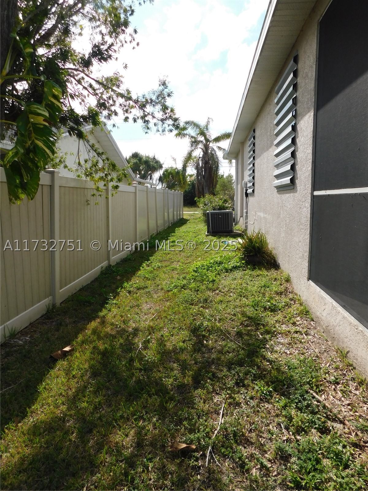 Real estate property located at 617 7 ST, Lee, Cape Coral, Cape Coral, FL