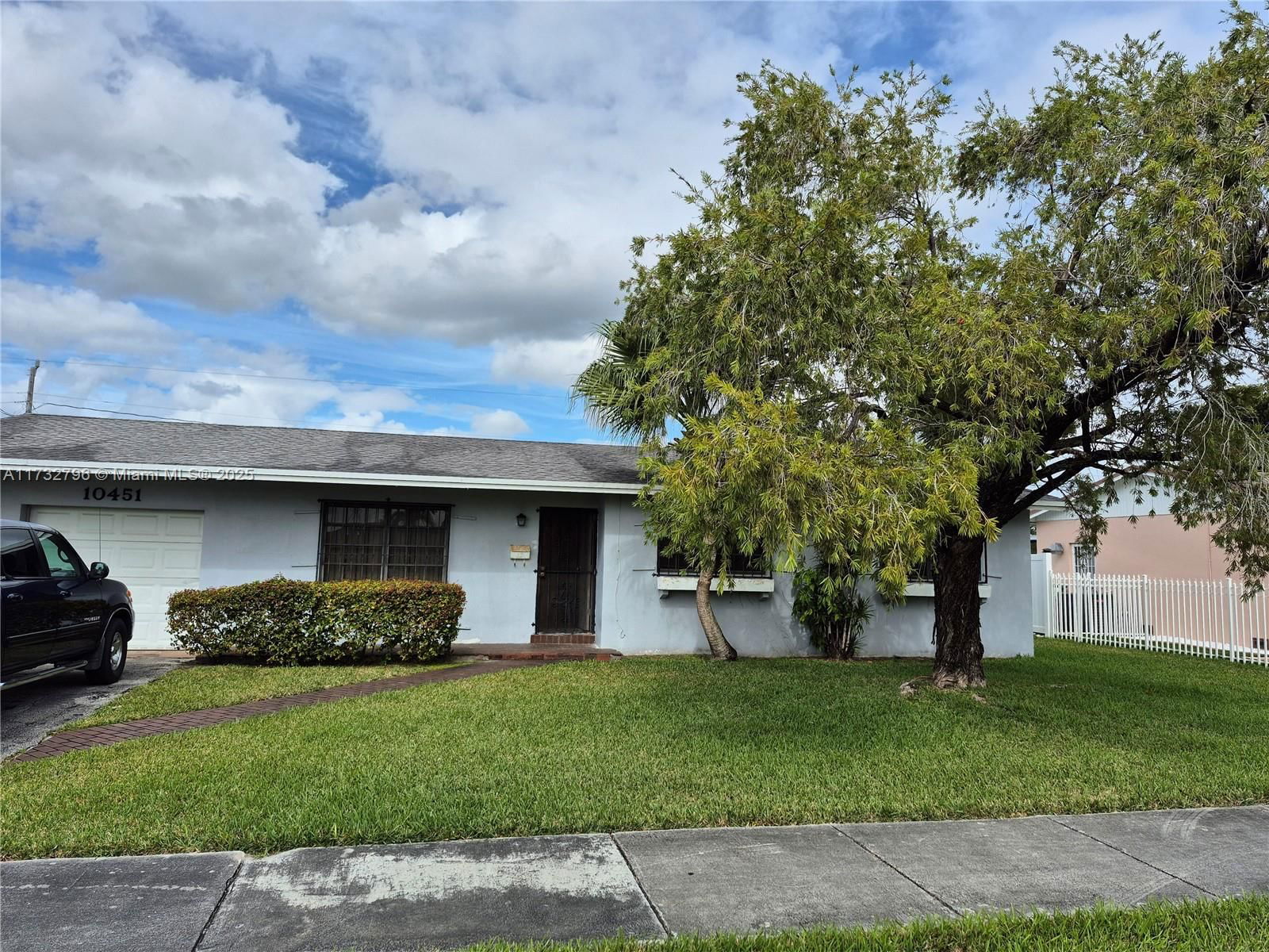 Real estate property located at 10451 164th St, Miami-Dade, FAIRWAY PLAZA, Miami, FL