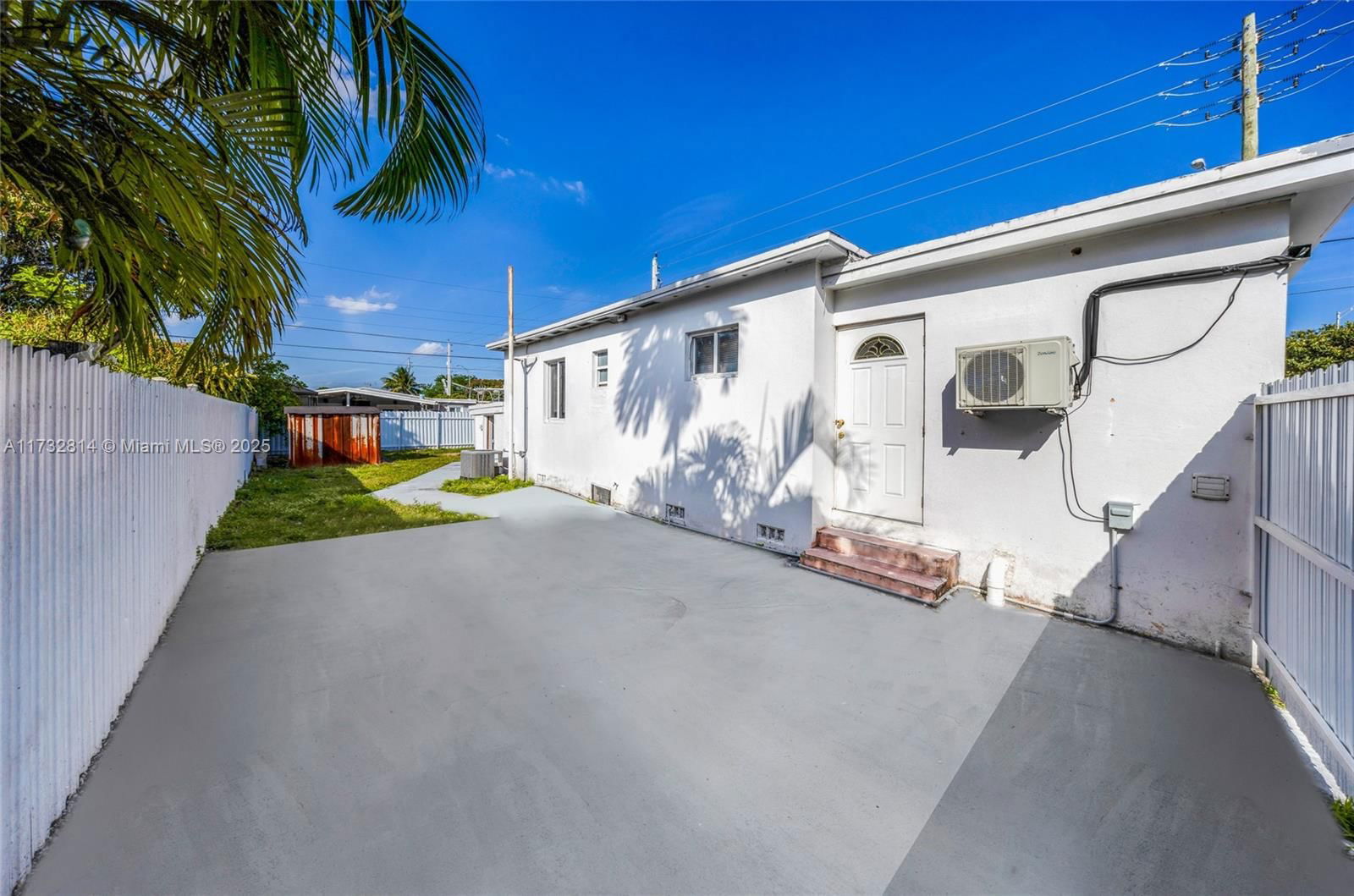 Real estate property located at 691 4th St, Miami-dade, Flamingo Manor, Hialeah, FL