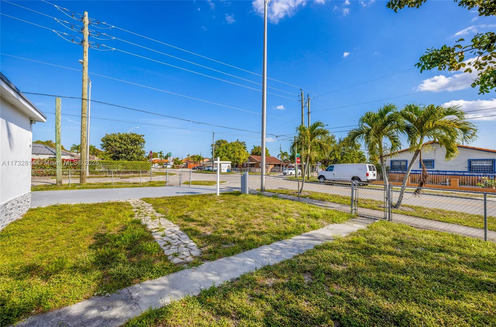 Real estate property located at 691 4th St, Miami-dade, Flamingo Manor, Hialeah, FL
