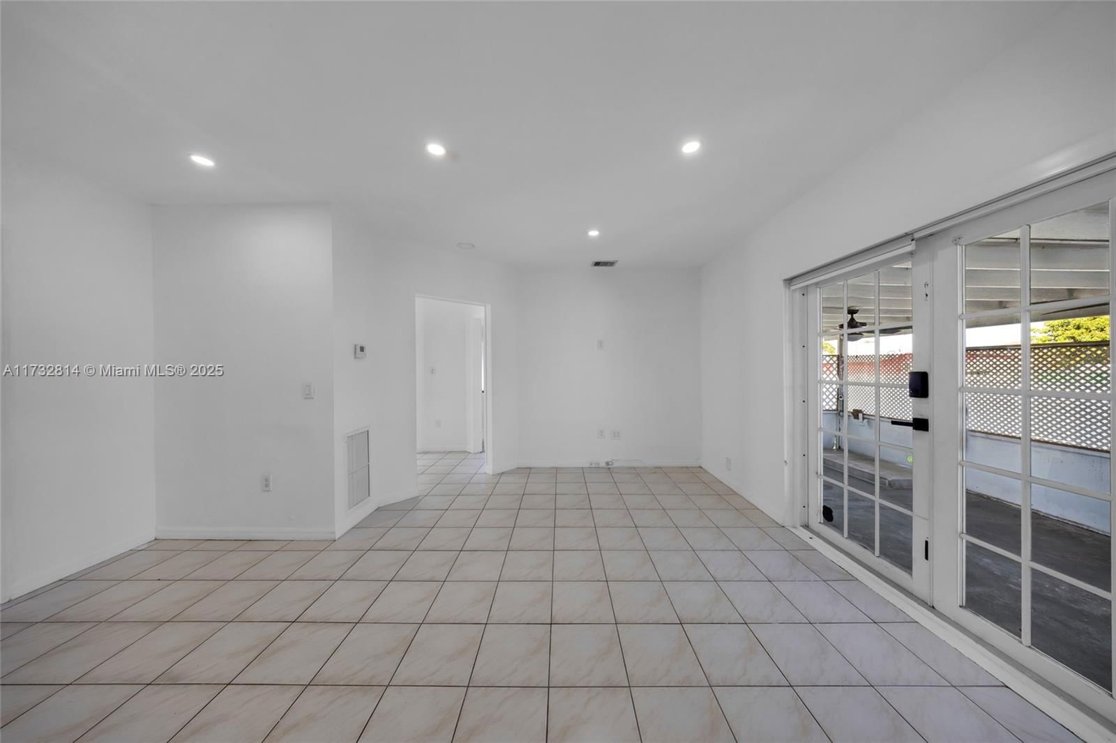 Real estate property located at 691 4th St, Miami-dade, Flamingo Manor, Hialeah, FL