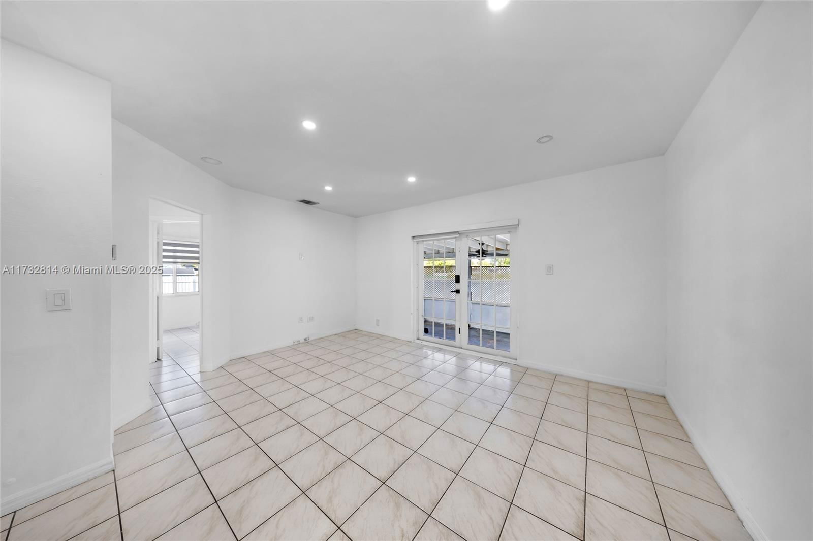 Real estate property located at 691 4th St, Miami-dade, Flamingo Manor, Hialeah, FL