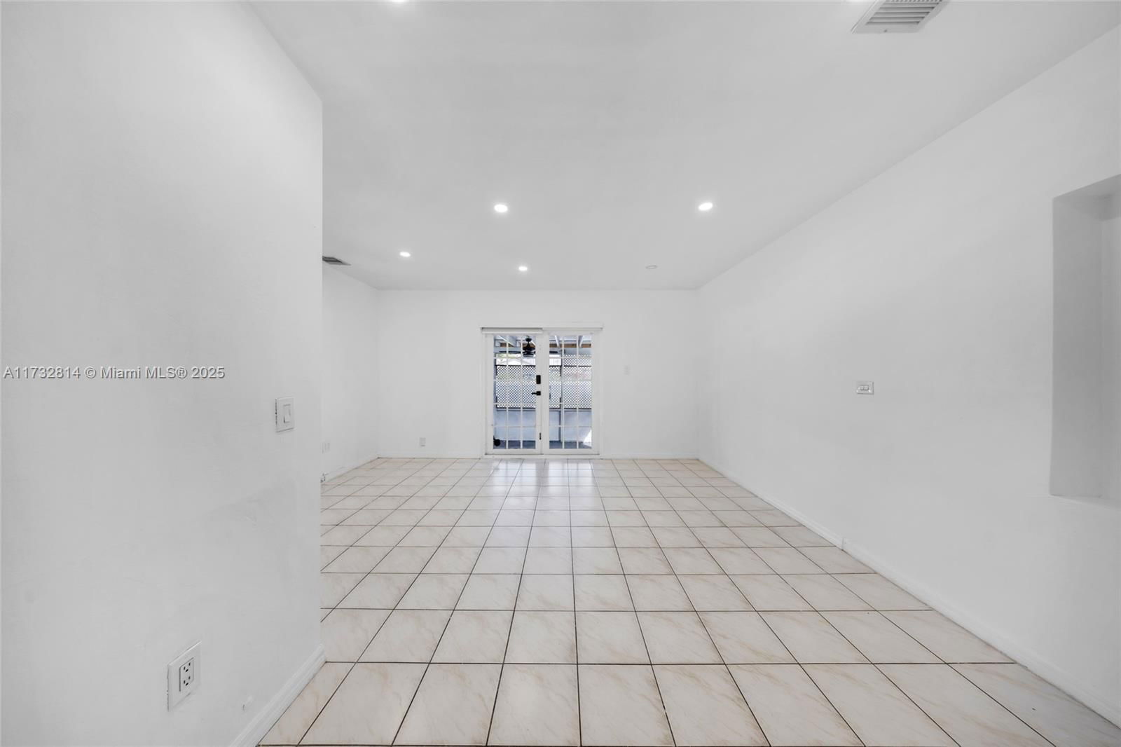 Real estate property located at 691 4th St, Miami-dade, Flamingo Manor, Hialeah, FL