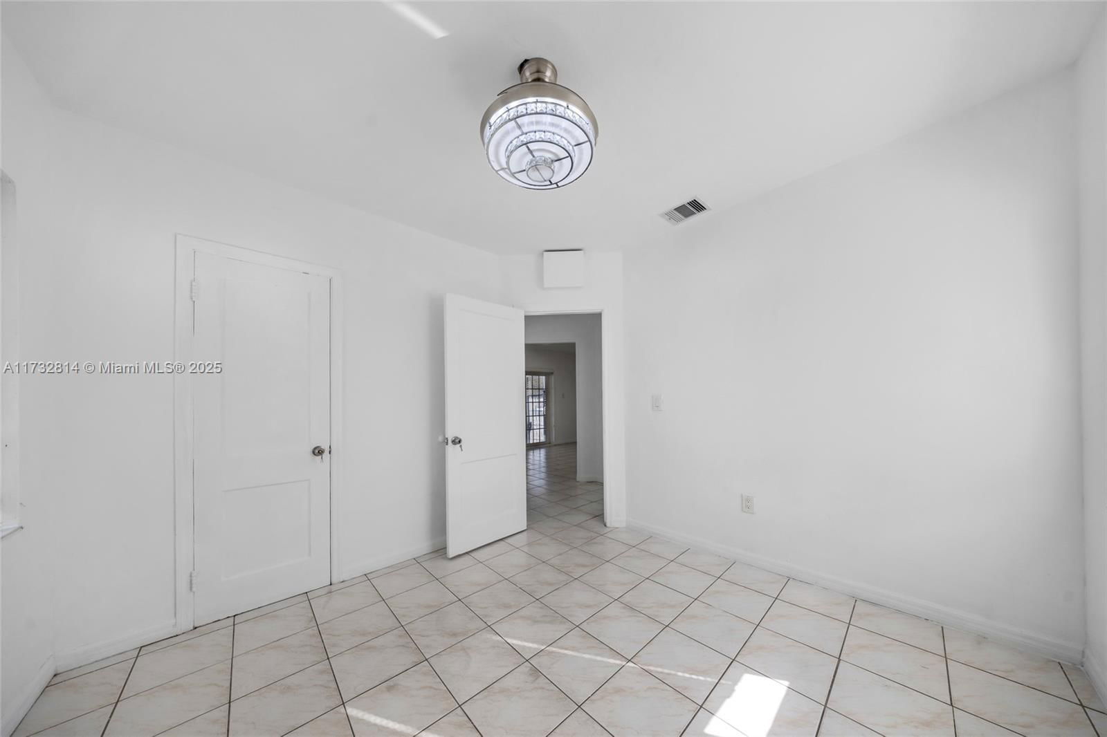 Real estate property located at 691 4th St, Miami-dade, Flamingo Manor, Hialeah, FL