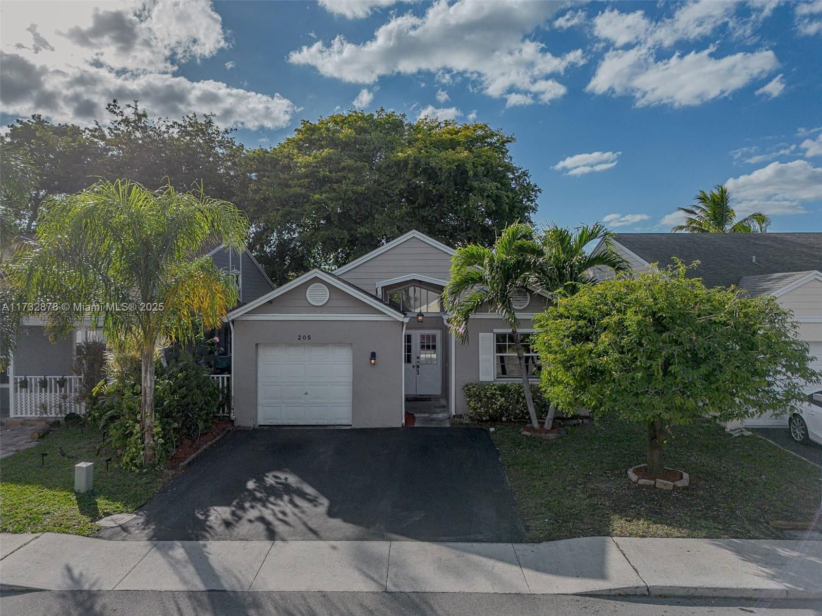 Real estate property located at 205 159th Way, Broward, HAMPTON LAKES, Sunrise, FL