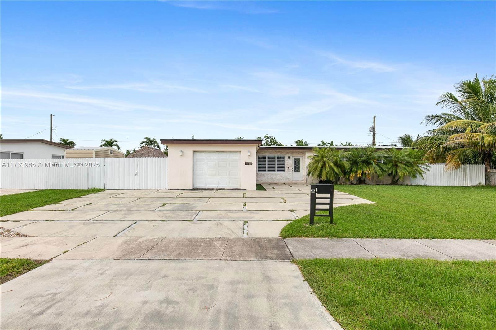 Real estate property located at 9485 Thanksgiving Dr, Miami-Dade, HOLIDAY HOUSE SEC 1, Cutler Bay, FL