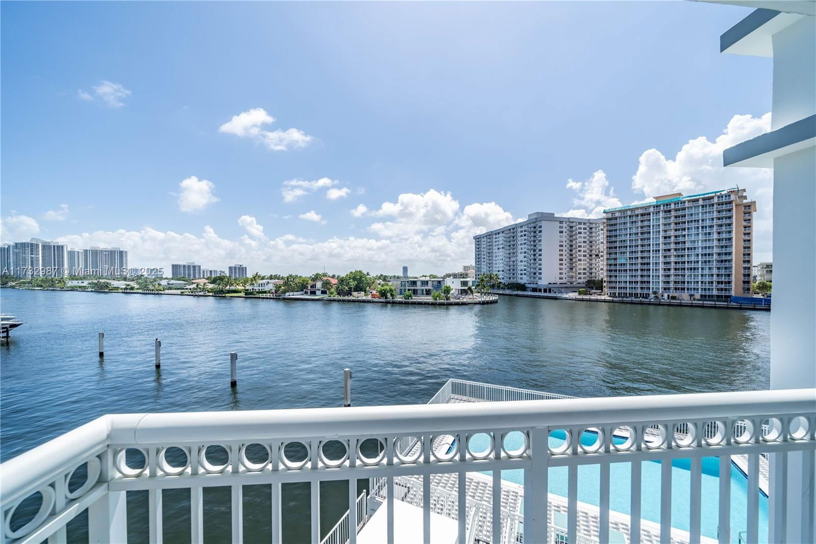 Real estate property located at 1913 Ocean Dr #433, Broward, CHELSEA BAYVIEW CONDO, Hallandale Beach, FL