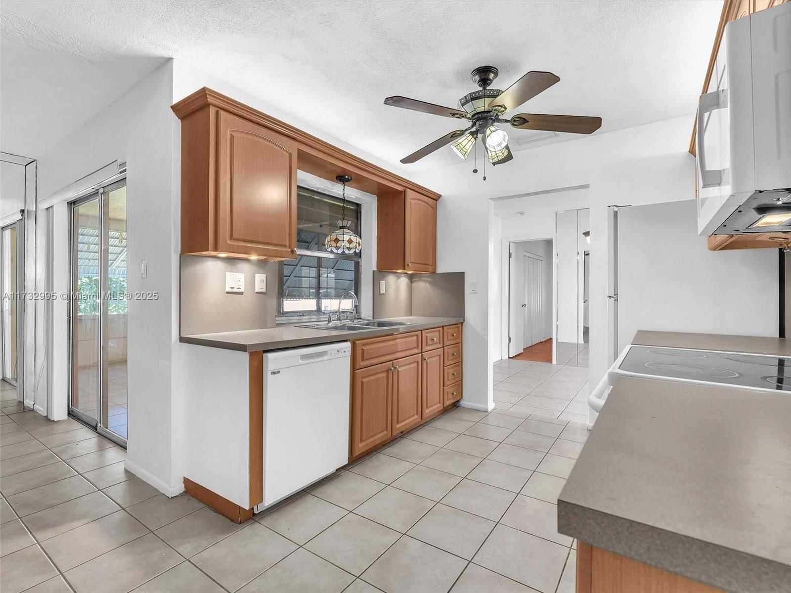 Real estate property located at 6707 70th St, Broward, Mainlands Of Tamarac Lake, Tamarac, FL
