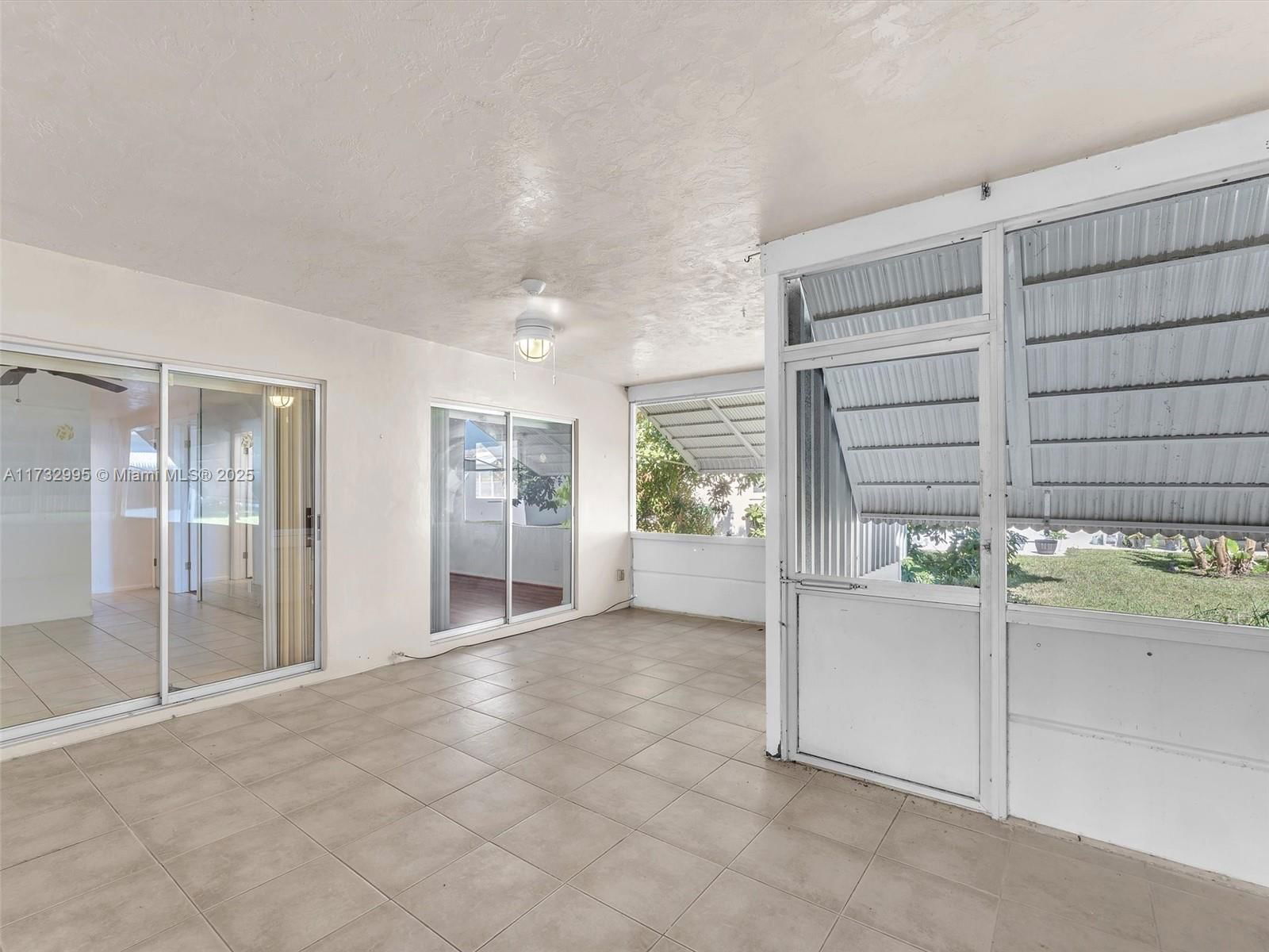 Real estate property located at 6707 70th St, Broward, Mainlands Of Tamarac Lake, Tamarac, FL