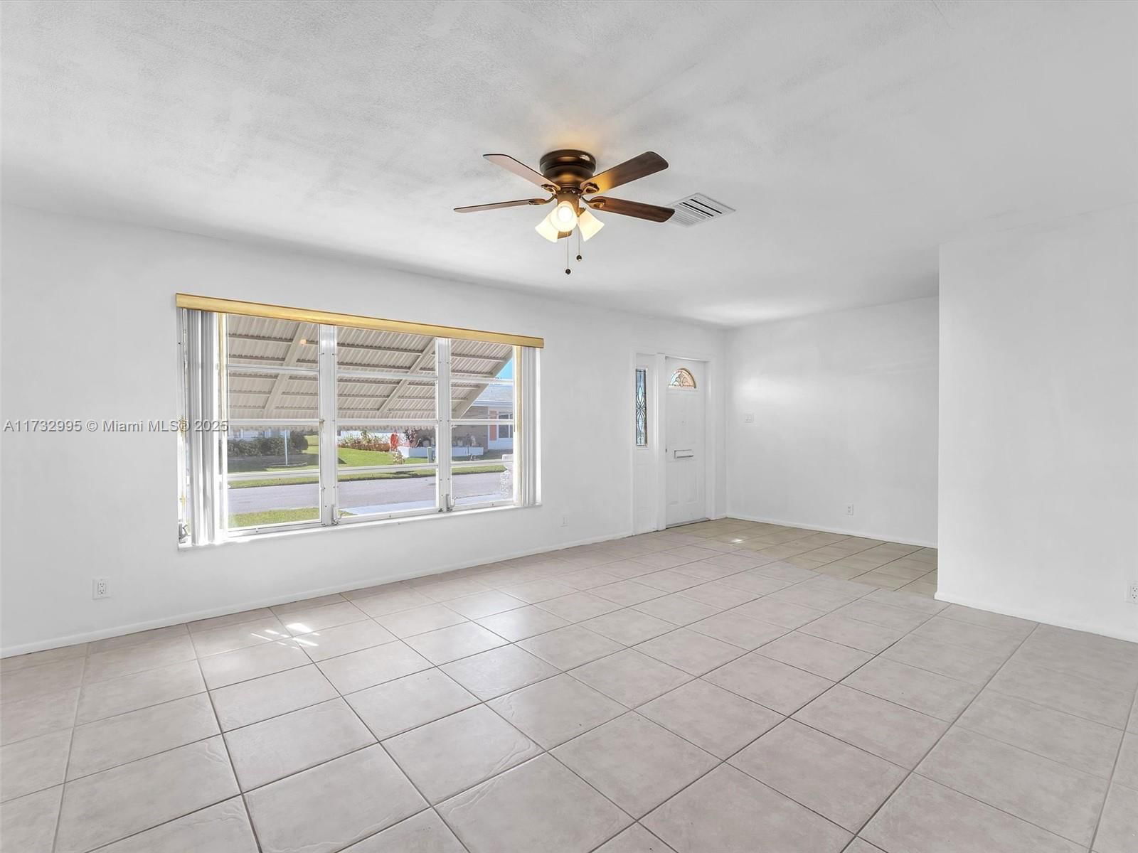 Real estate property located at 6707 70th St, Broward, Mainlands Of Tamarac Lake, Tamarac, FL