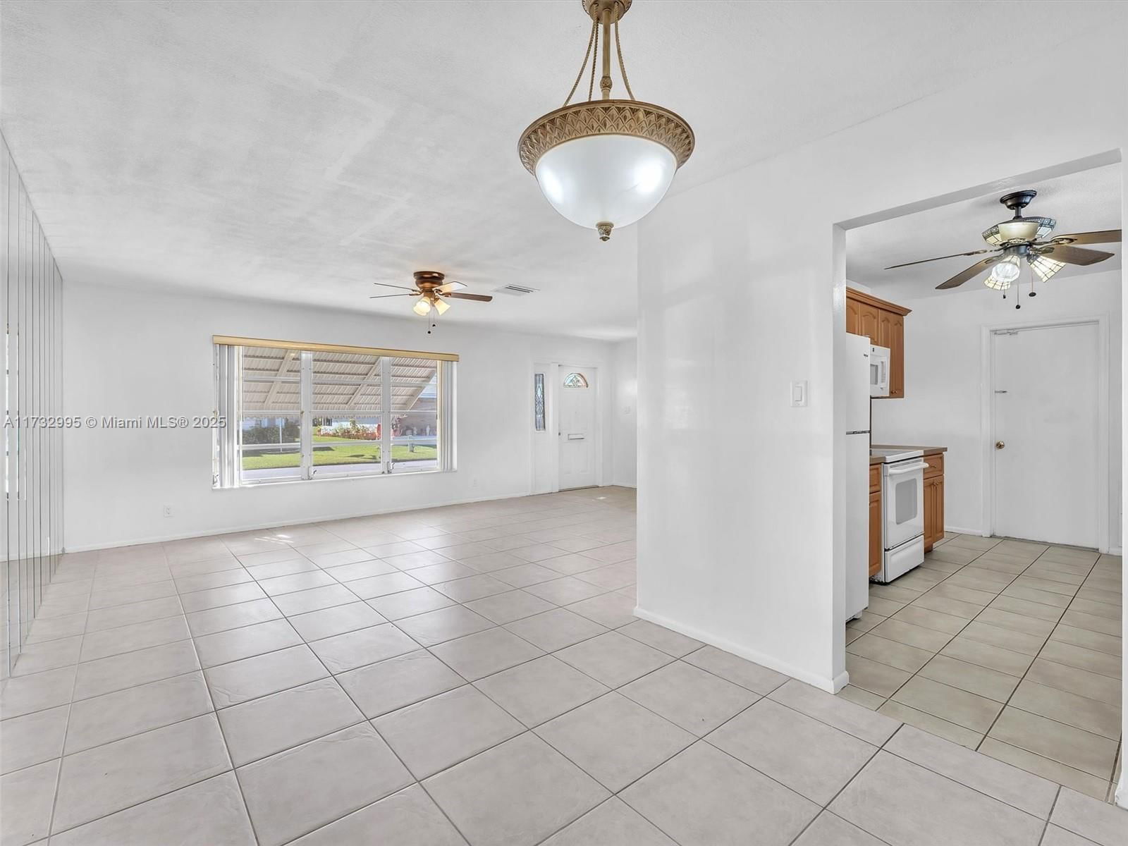 Real estate property located at 6707 70th St, Broward, Mainlands Of Tamarac Lake, Tamarac, FL
