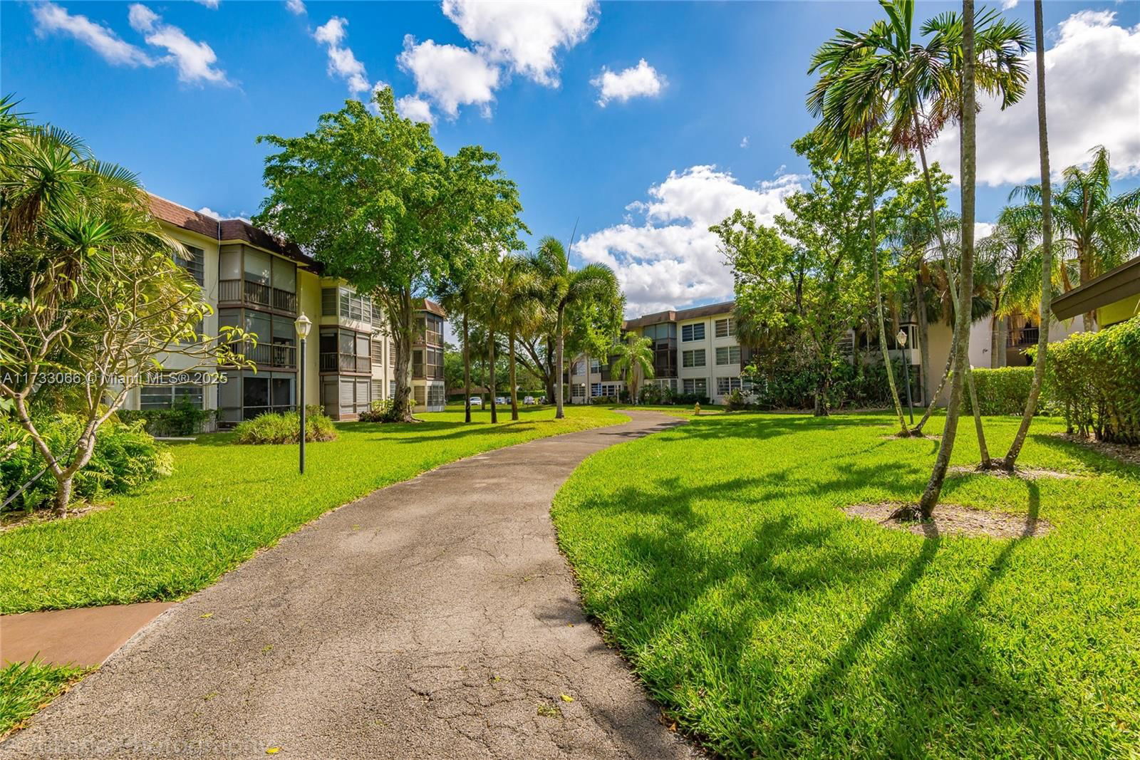 Real estate property located at 1701 75th Ave #306, Broward, OMEGA CONDO NO 9, Plantation, FL