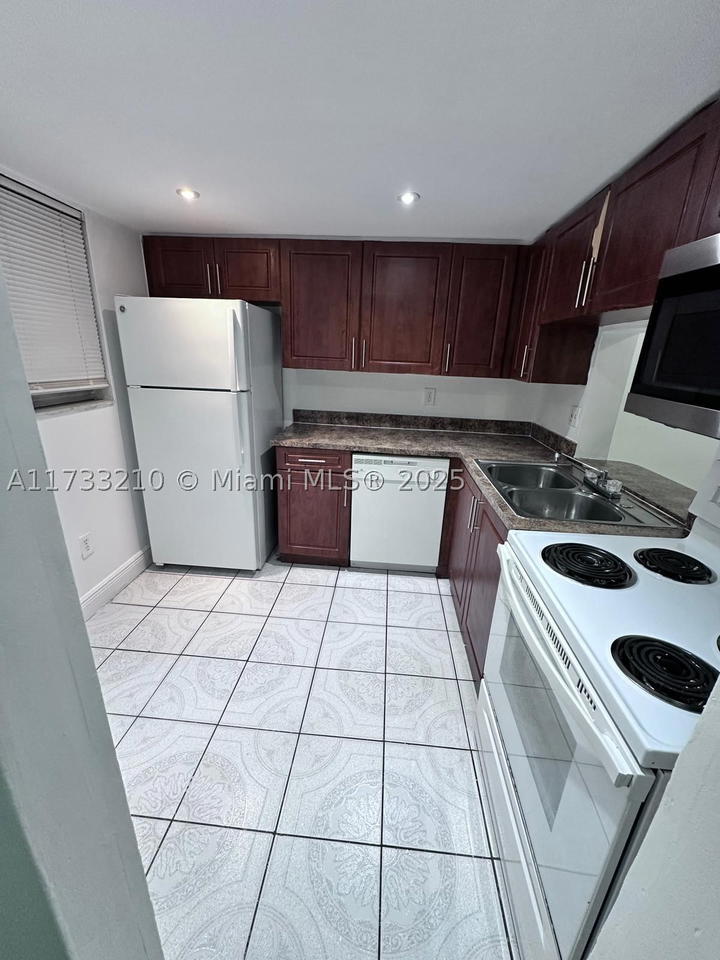 Real estate property located at , Broward, Brookfield Square Condo, Lauderhill, FL