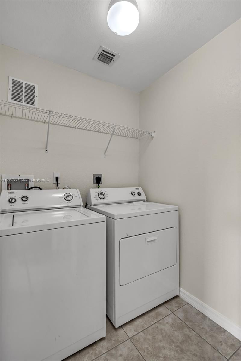 Real estate property located at 10885 89 #214, Miami-dade, Coronado At Doral Ii Cond, Doral, FL