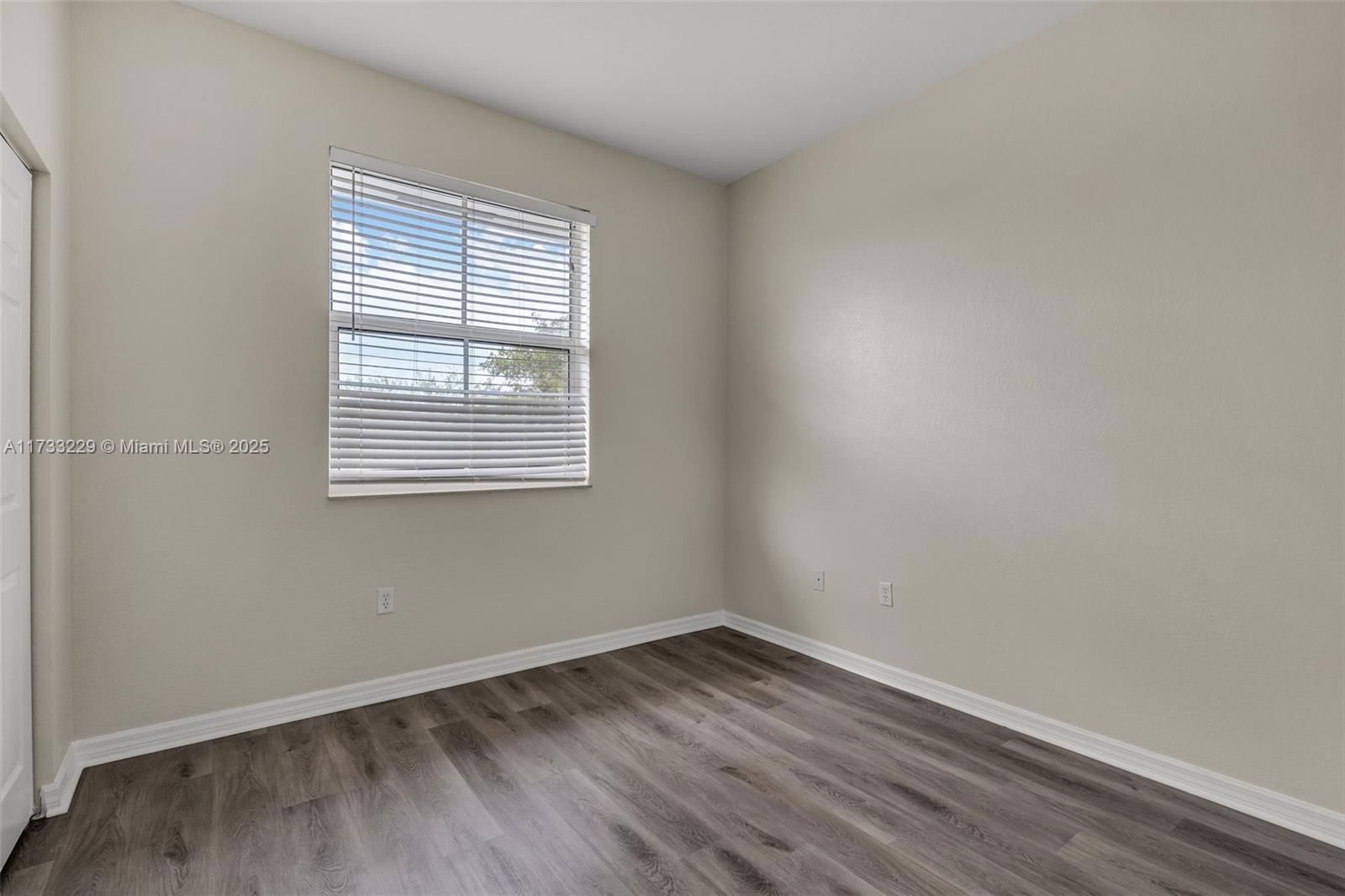 Real estate property located at 10885 89 #214, Miami-dade, Coronado At Doral Ii Cond, Doral, FL