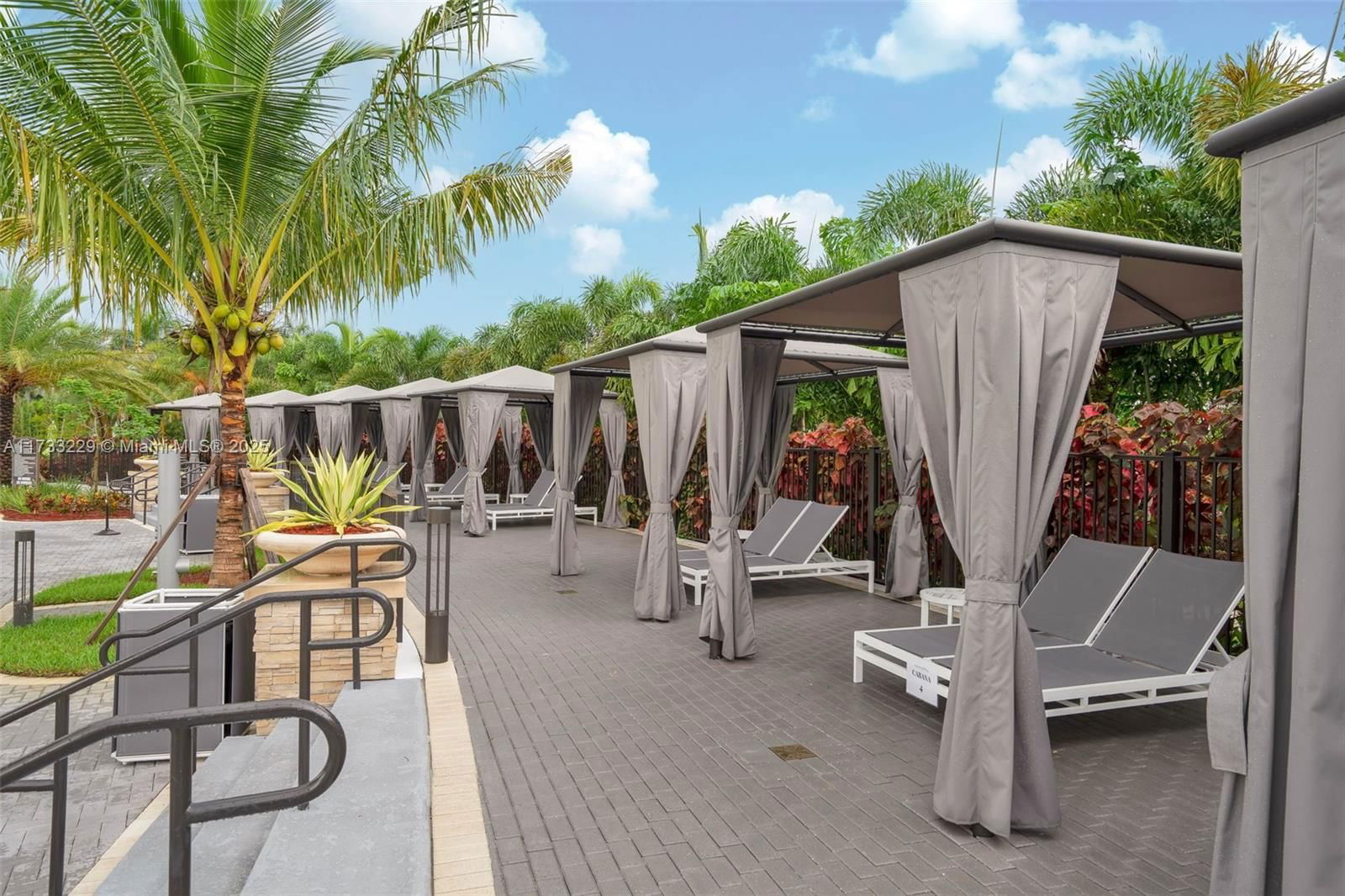 Real estate property located at 10885 89 #214, Miami-dade, Coronado At Doral Ii Cond, Doral, FL