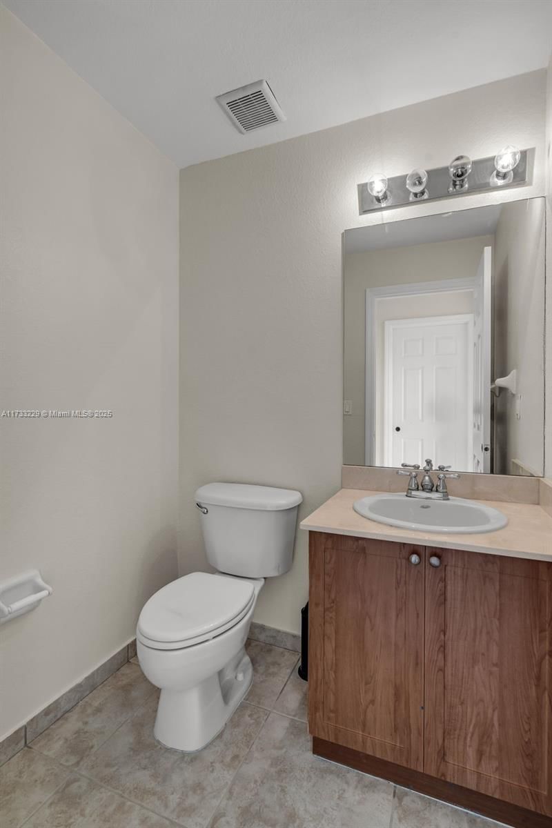 Real estate property located at 10885 89 #214, Miami-dade, Coronado At Doral Ii Cond, Doral, FL