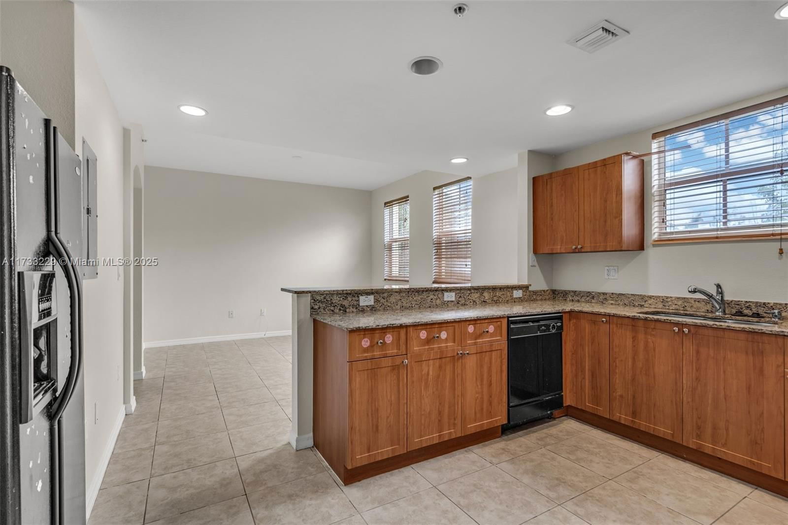 Real estate property located at 10885 89 #214, Miami-dade, Coronado At Doral Ii Cond, Doral, FL
