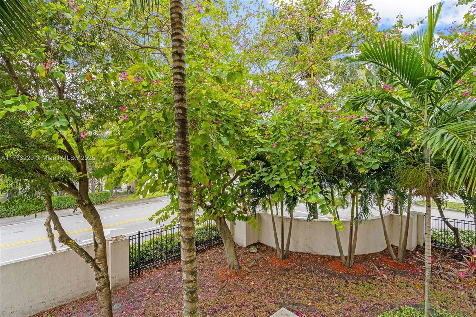 Real estate property located at 10885 89 #214, Miami-dade, Coronado At Doral Ii Cond, Doral, FL