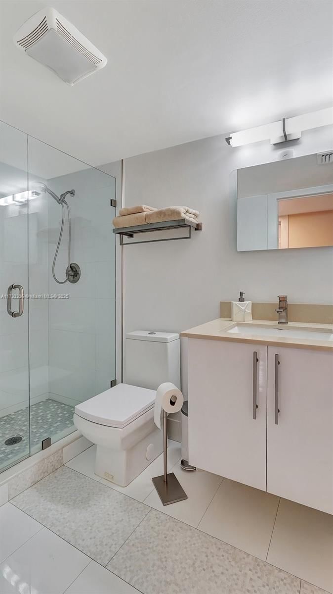 Real estate property located at 111 Hollybrook Dr #208, Broward, Hollybrook Golf And, Pembroke Pines, FL