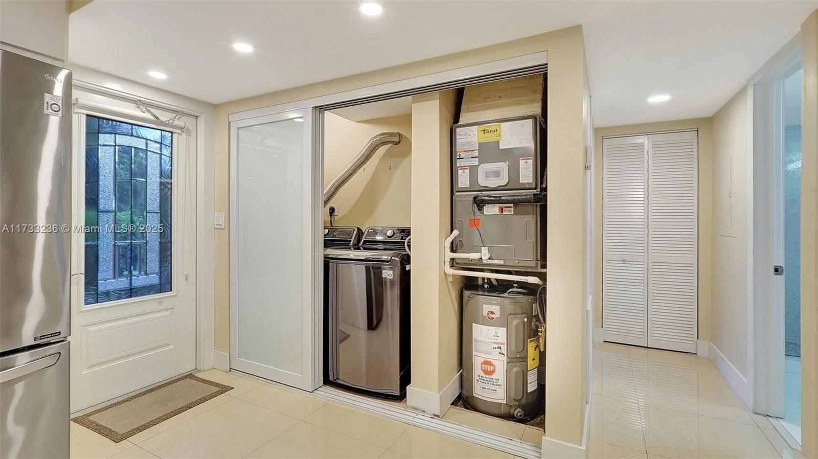 Real estate property located at 111 Hollybrook Dr #208, Broward, Hollybrook Golf And, Pembroke Pines, FL