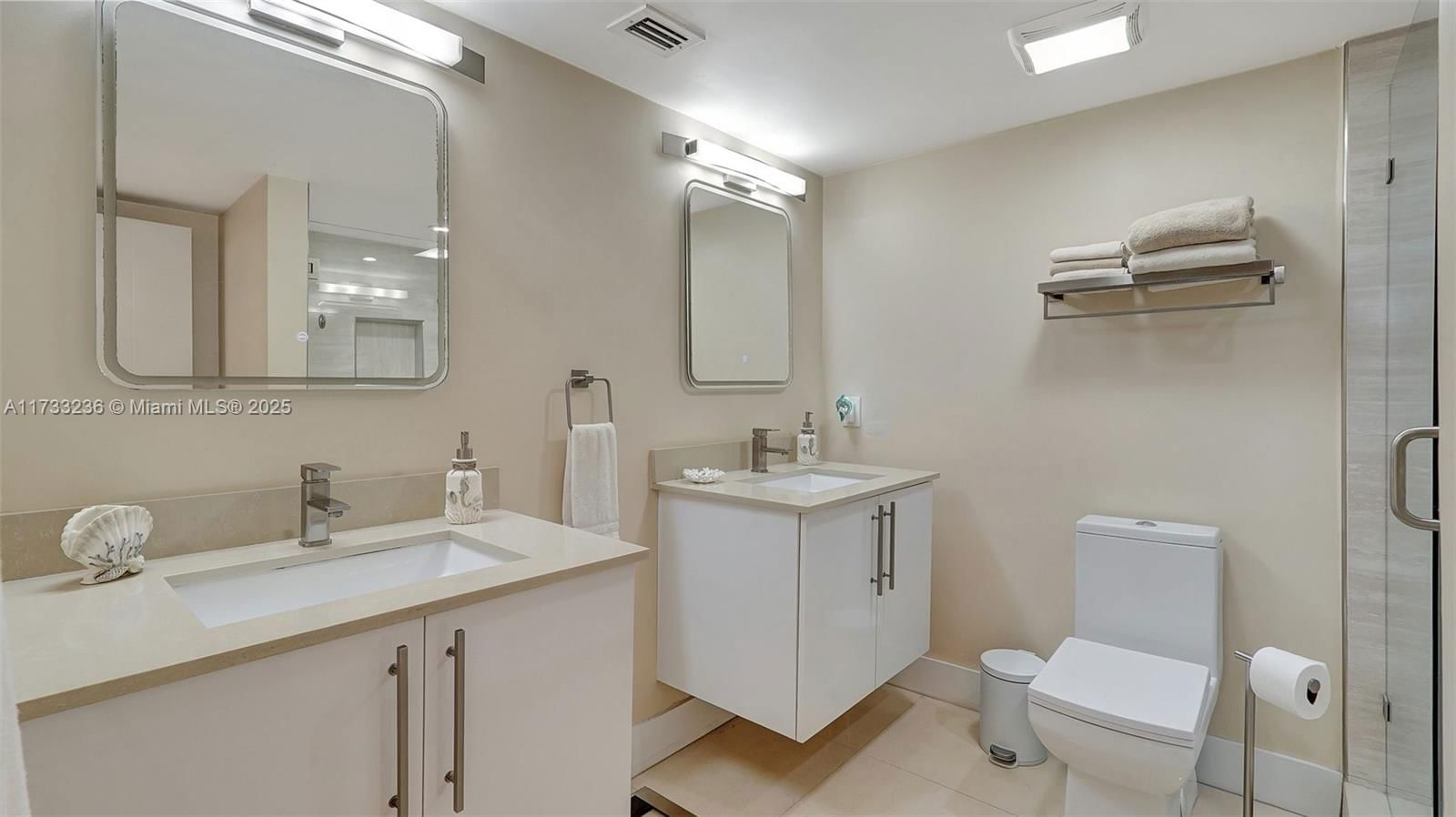 Real estate property located at 111 Hollybrook Dr #208, Broward, Hollybrook Golf And, Pembroke Pines, FL